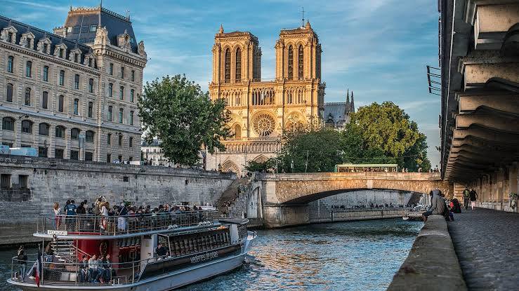 Paris Luxury Real Estate: A Buyer's Market Guide