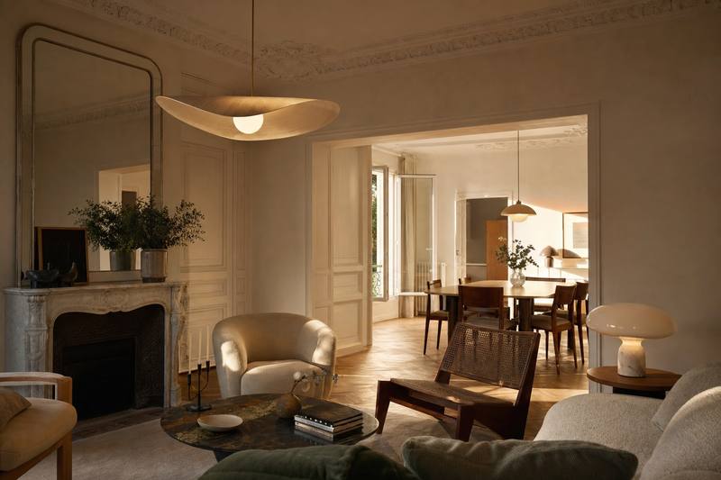 Éclairer un appartement ancien : jouer avec la hauteur sous plafond et la lumière naturelle